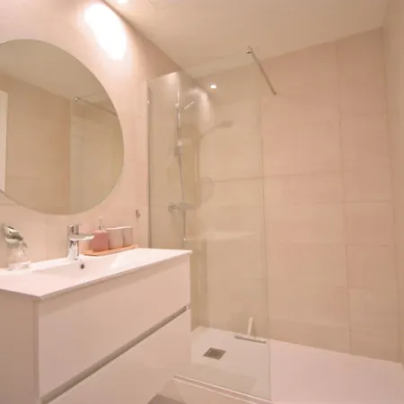 Coastal Chic By Edeal Homes * Денія